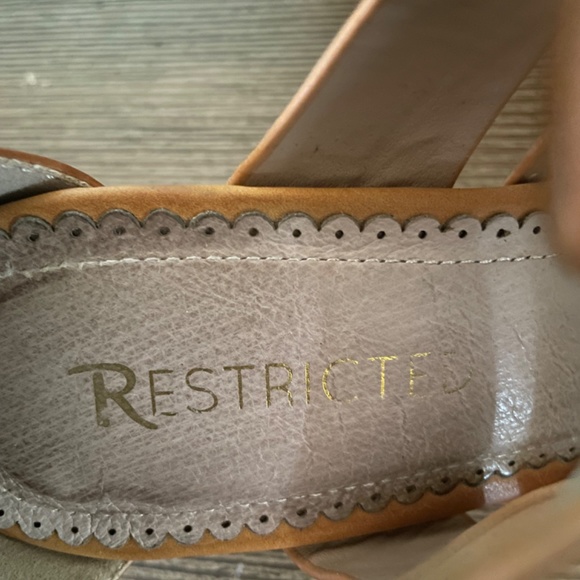 Francesca’s lined boots - Picture 3 of 5